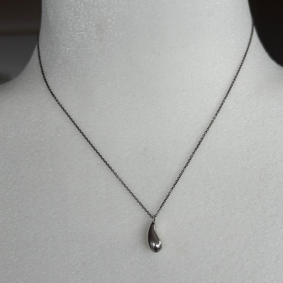 Tiffany's Silver Teardrop Necklace Elsa Peretti - Picture 5 of 8